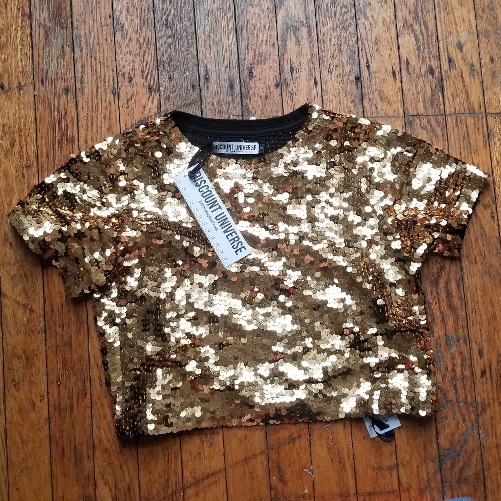 Discount Universe NWT Gold Crop Top